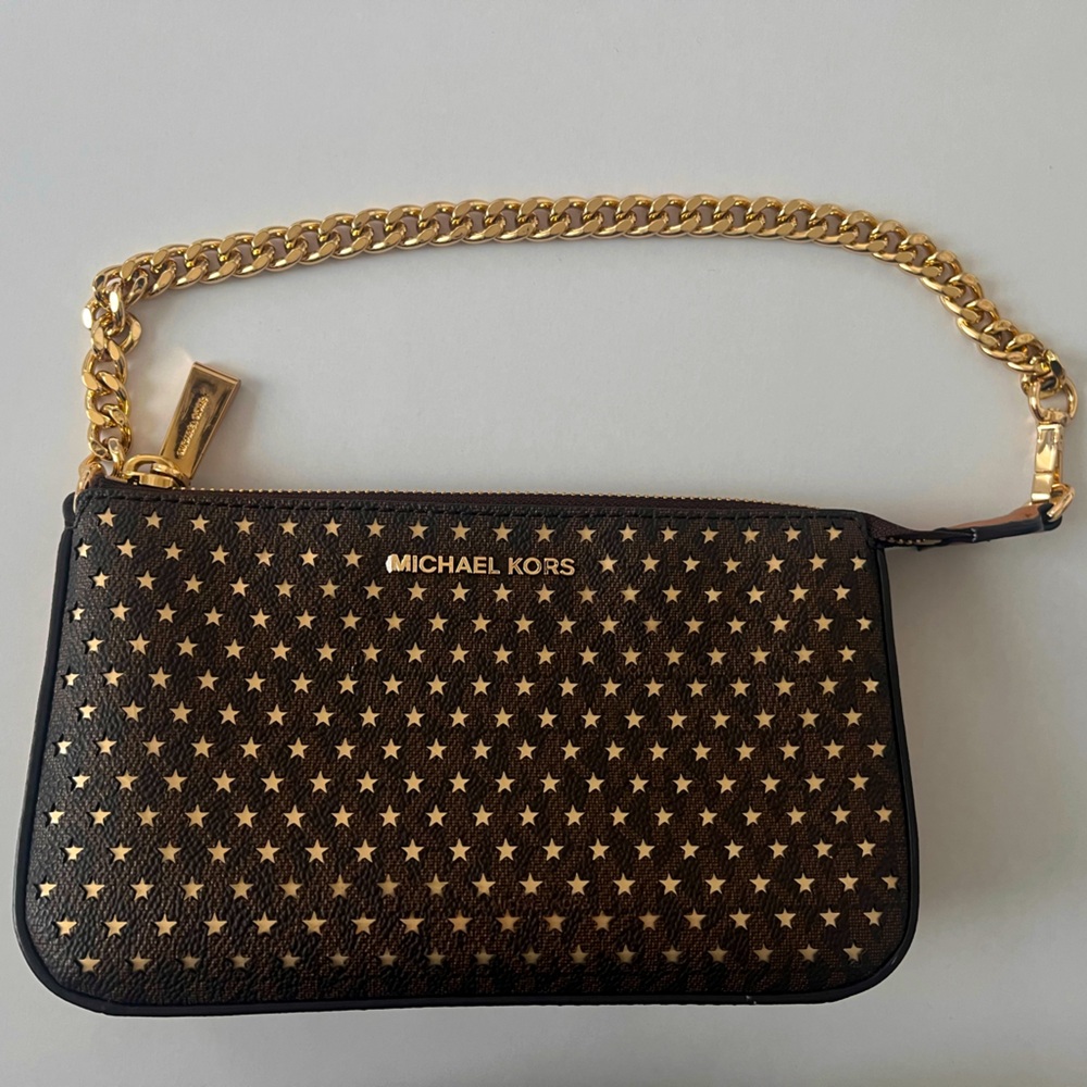 ⭐️Micheal Kors Bag with a detachable Gold Chain, and gold star accents!⭐️